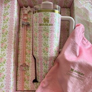 STANLEY X LOVESHACKFANCY 40oz. Quencher Tumbler Cup Blooming Heirloom NIB Pink